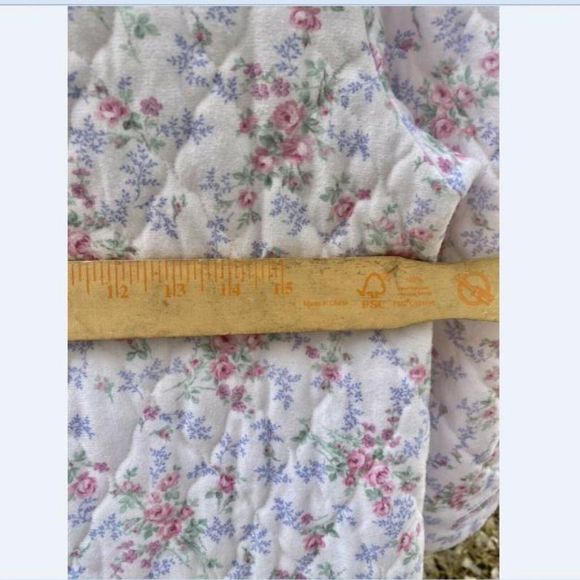 MISS ELAINE ZIP FRONT ROBE vintage Grandma Roses Quilted PINK SZ Med - Picture 5 of 7
